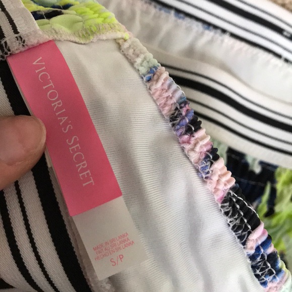 NEW Victoria’s Secret swim set - Picture 5 of 7